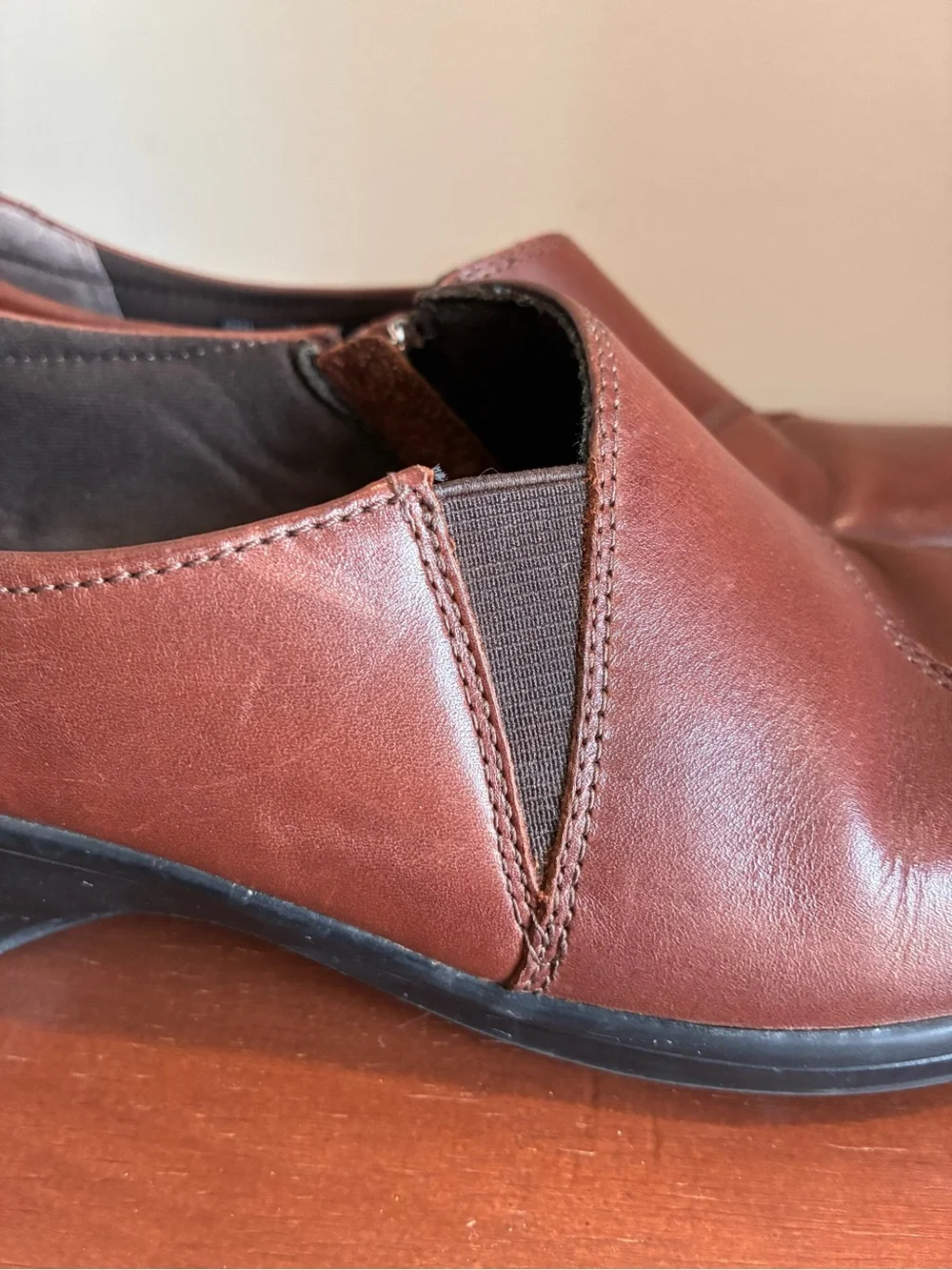 Clarks Bendables Brown Leather Side Zipper Slip-on Shoes Women’s Size 9.5